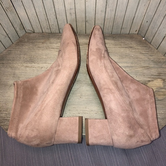 Flawless Aquatalia Beige-Grey Pointed Toe Suede Short Boots 5.5. Made in Italy. - Picture 5 of 11